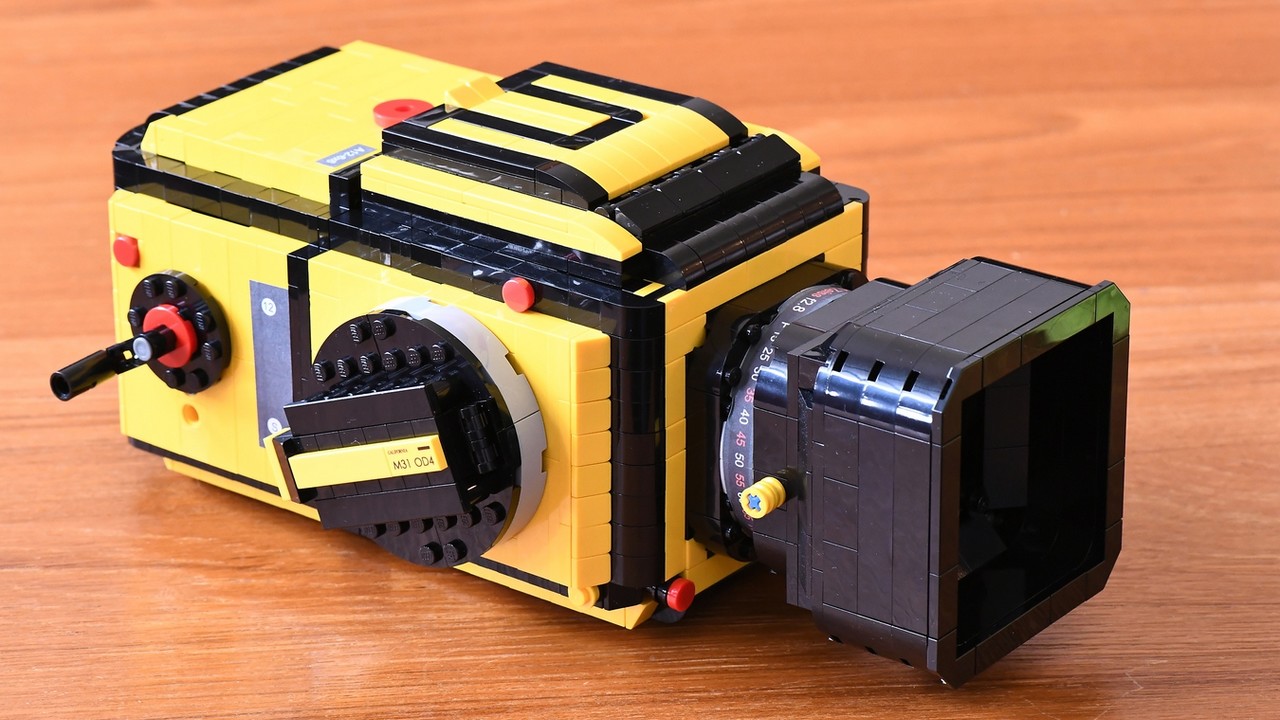 Una Hasselblad 503CX funzionante ma realizzata in LEGO? Esiste!