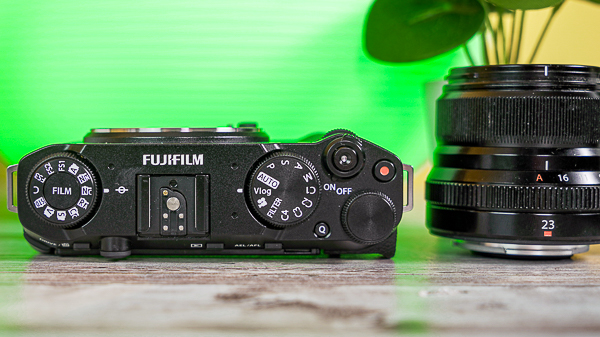 Fujifilm X-M5: piccola, ma X-Trans